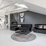 Grey House * Wilno