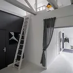 Grey House Apartament *