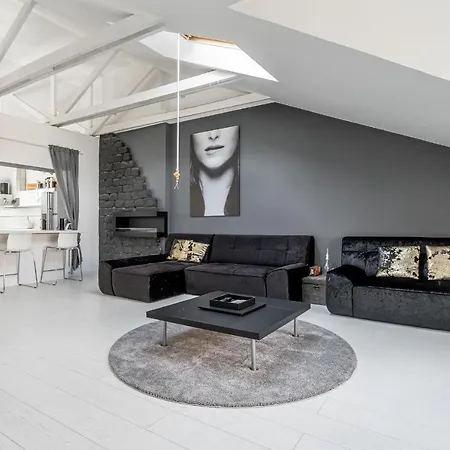 Grey House * 维尔纽斯