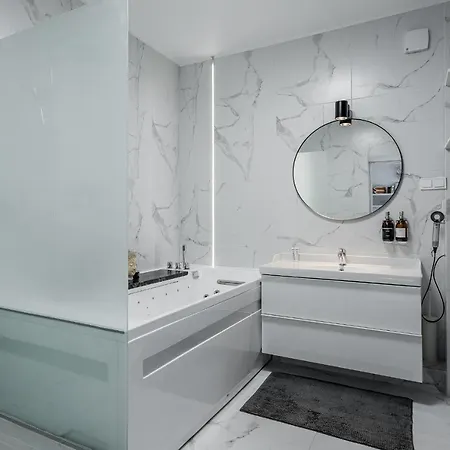 Grey House Apartment *